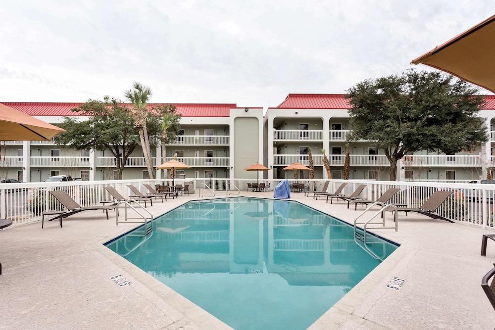 Quality Inn Gulfport I-10 photo 26