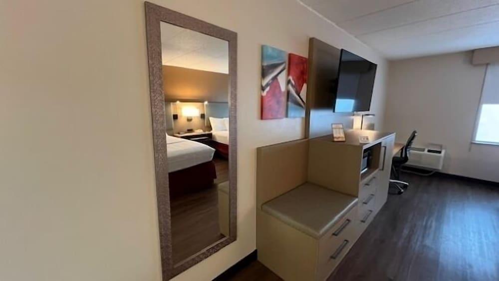Lansing Delta West Hotel photo 6