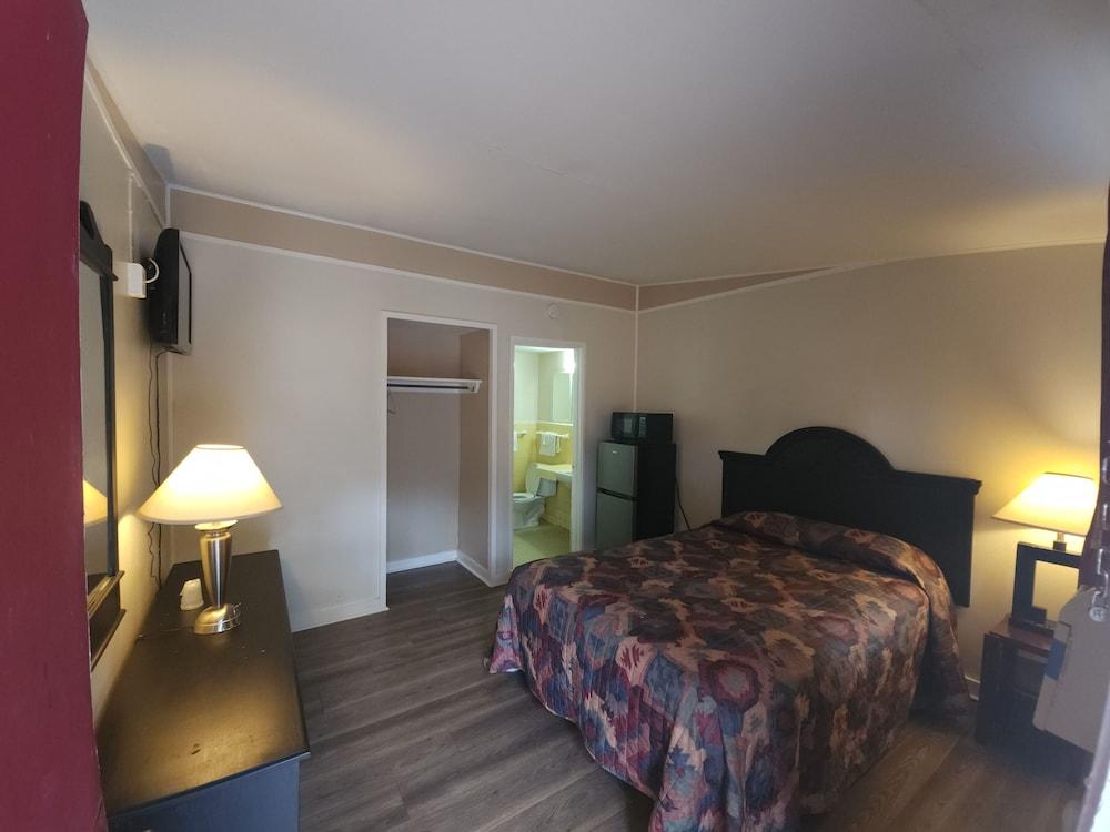 Bama Motel Mobile I-65 & US-90 photo 5