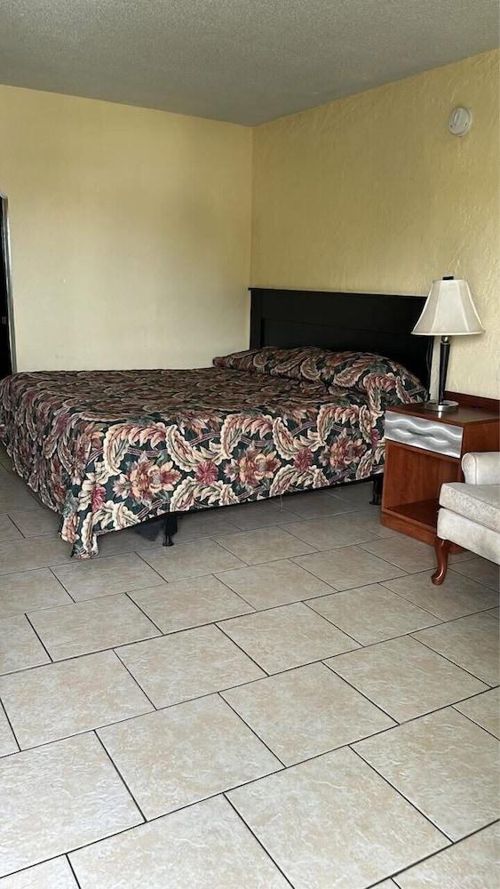 Sebastian Inn photo 1