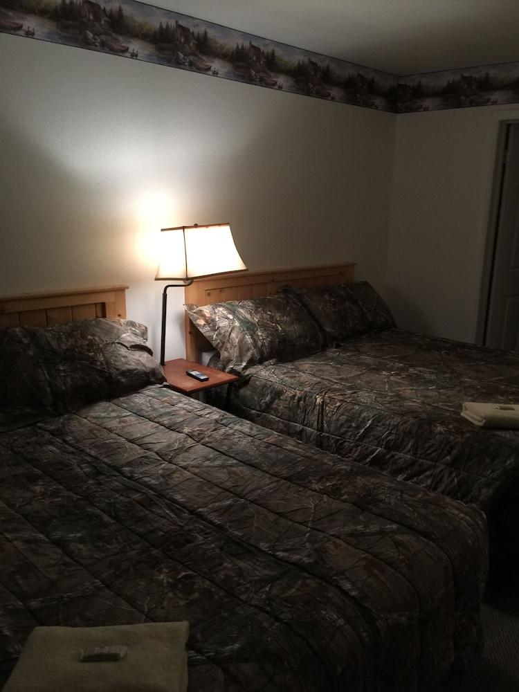 Rustic Inn Motel photo 64