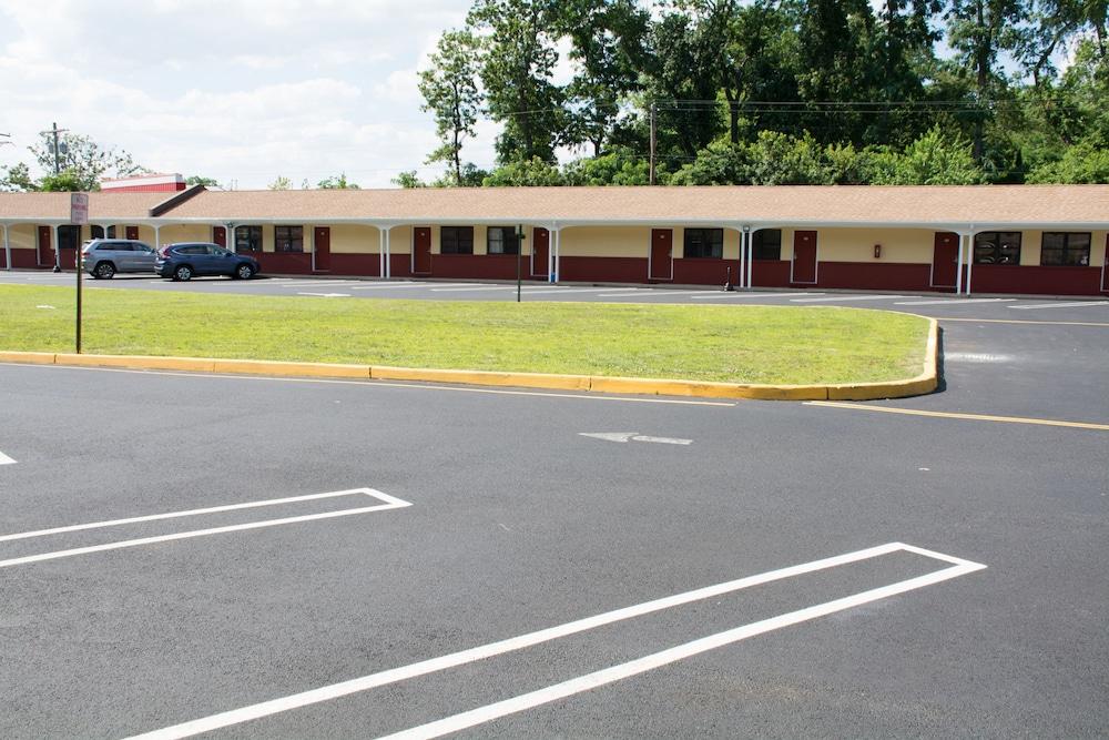 Atlantic Inn & Suites photo 18