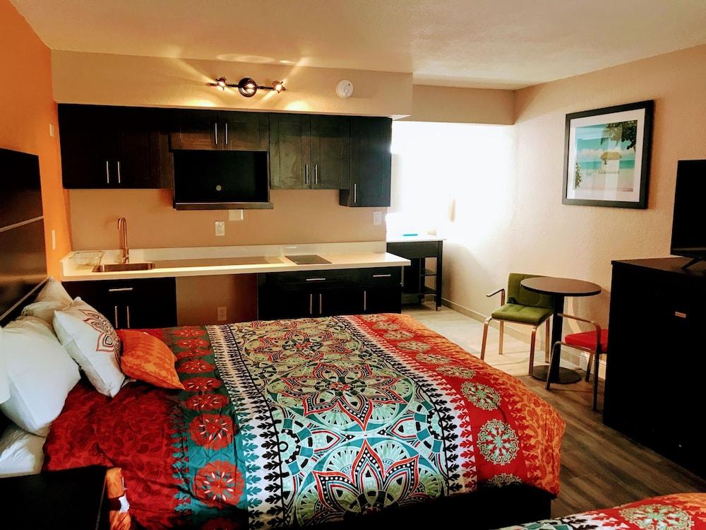 Tropical Inn & Suites photo 88