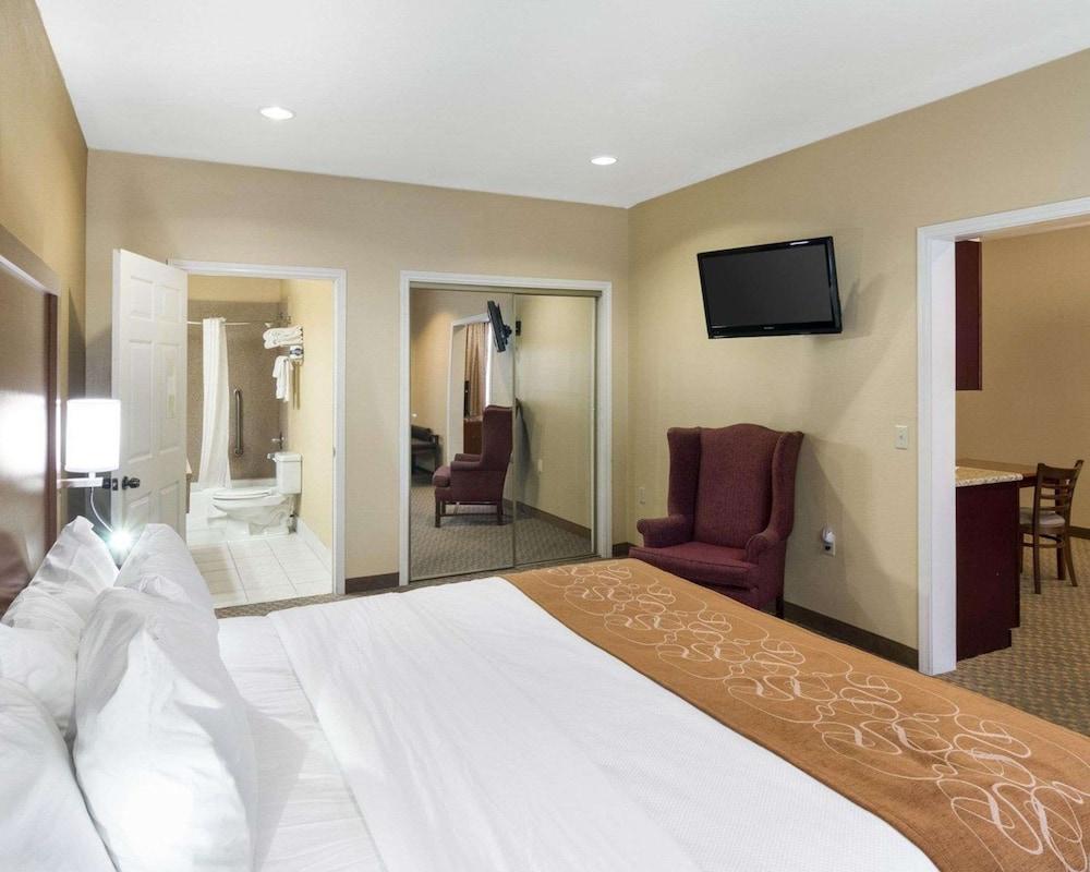 Quality Suites Midland North Loop 250 photo 7