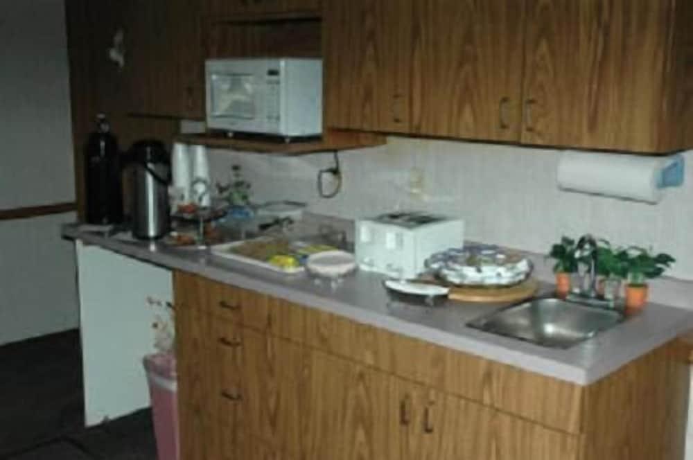 Lakeview Inn photo 7