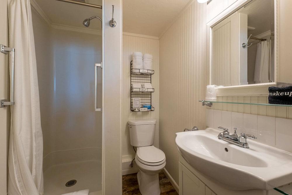 Bandon Marina Inn photo 65
