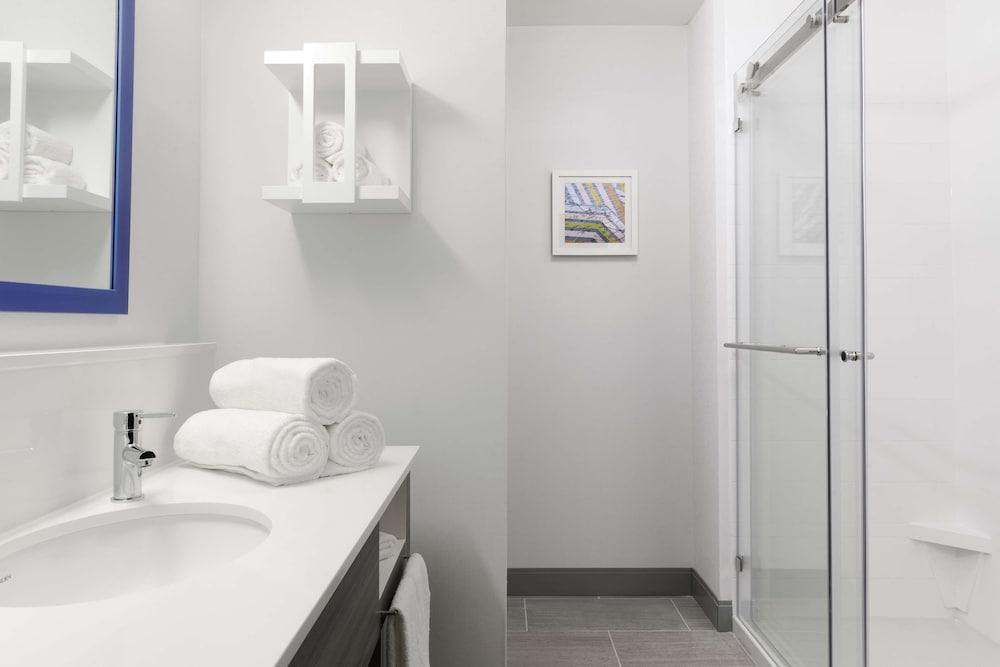 Hampton Inn O'Fallon photo 17