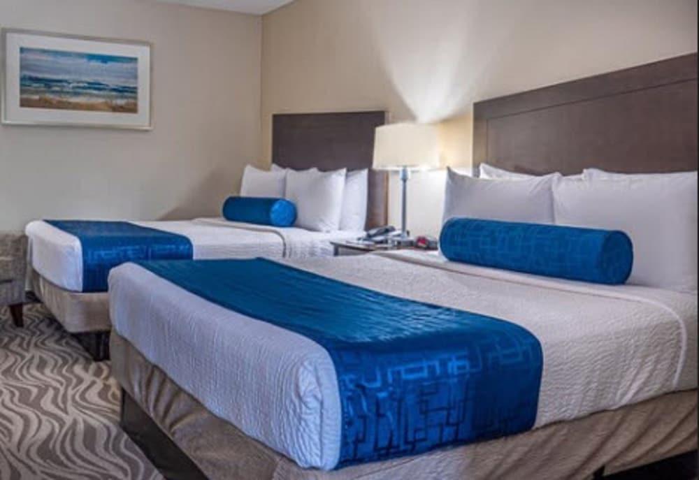 The Breakers Hotel & Suites photo 48