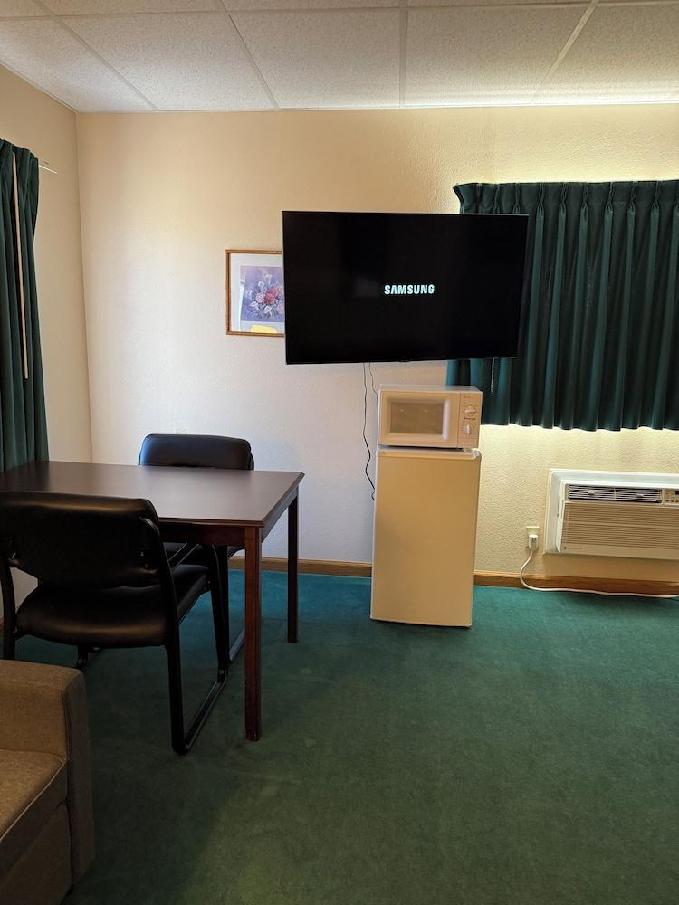 Americas Best Value Inn Torrington photo 14