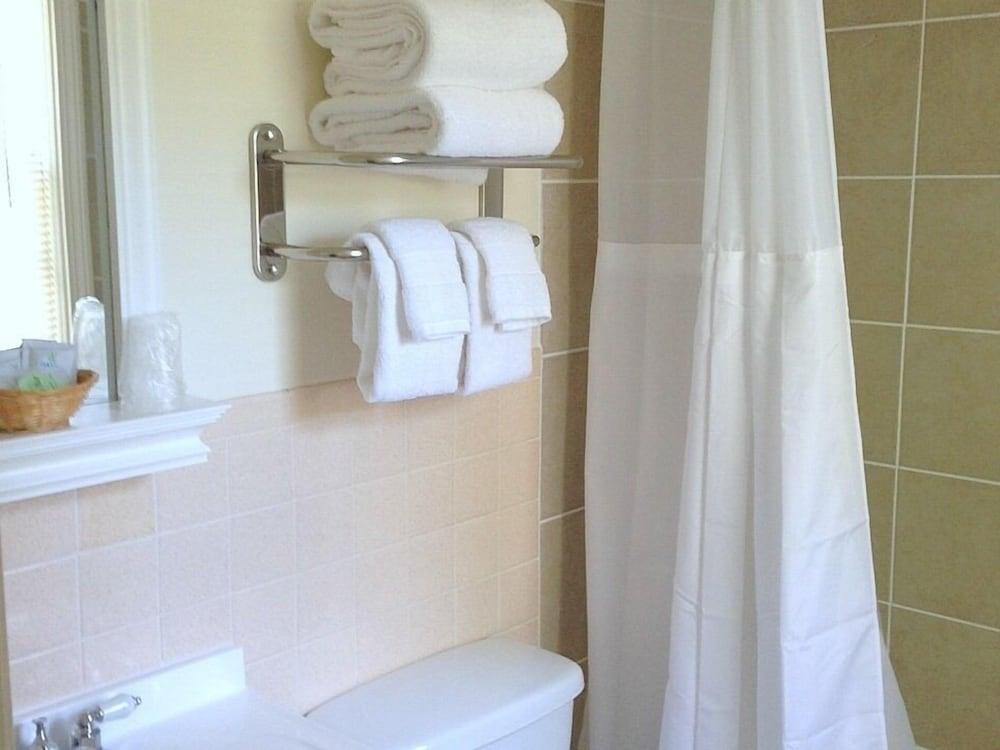 Craigville Beach Inn photo 15