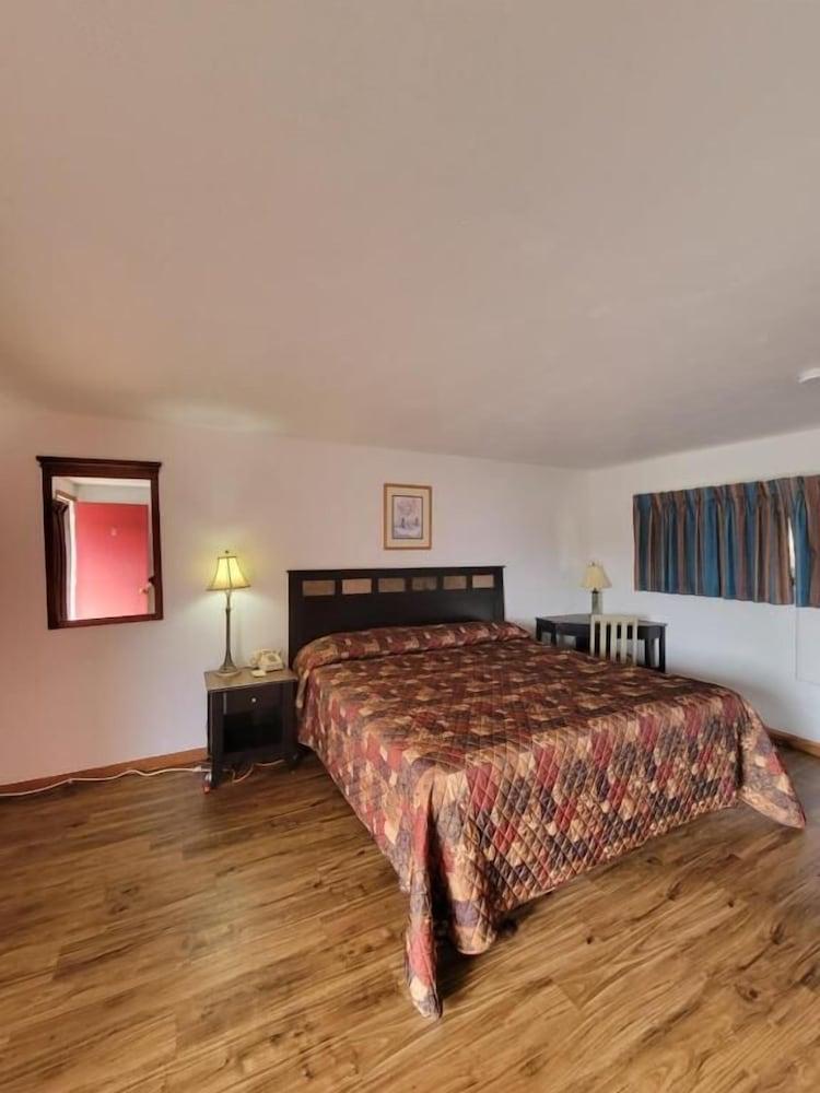 Daniel's Motel photo 25