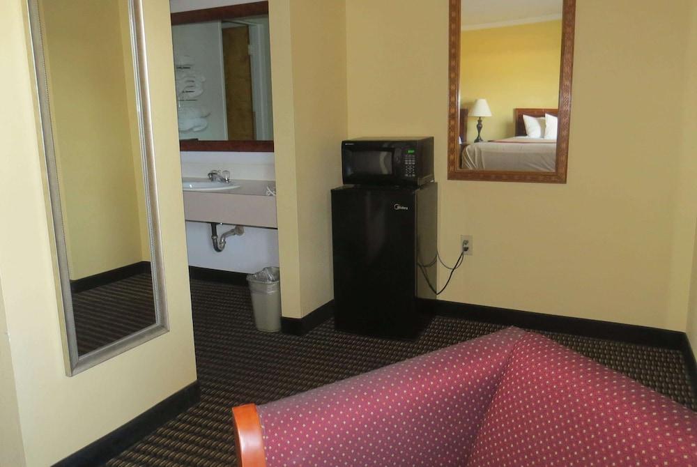Travelodge by Wyndham Stratton photo 4