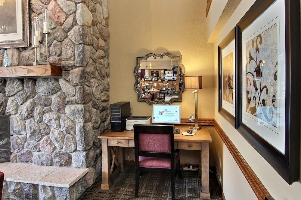 Blossom Hotel & Suites Traverse City photo 21