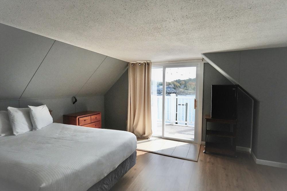 Fishermans Wharf Inn photo 29