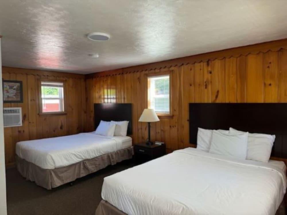 Maple Ridge Motel photo 5