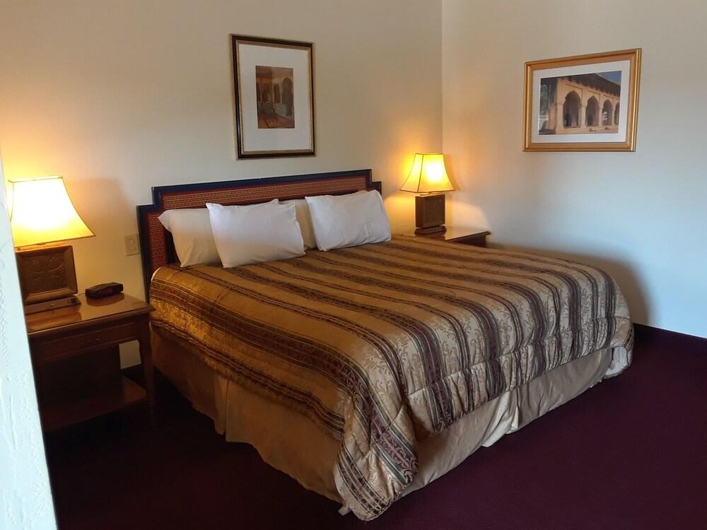 Cedar Glade Resort photo 8
