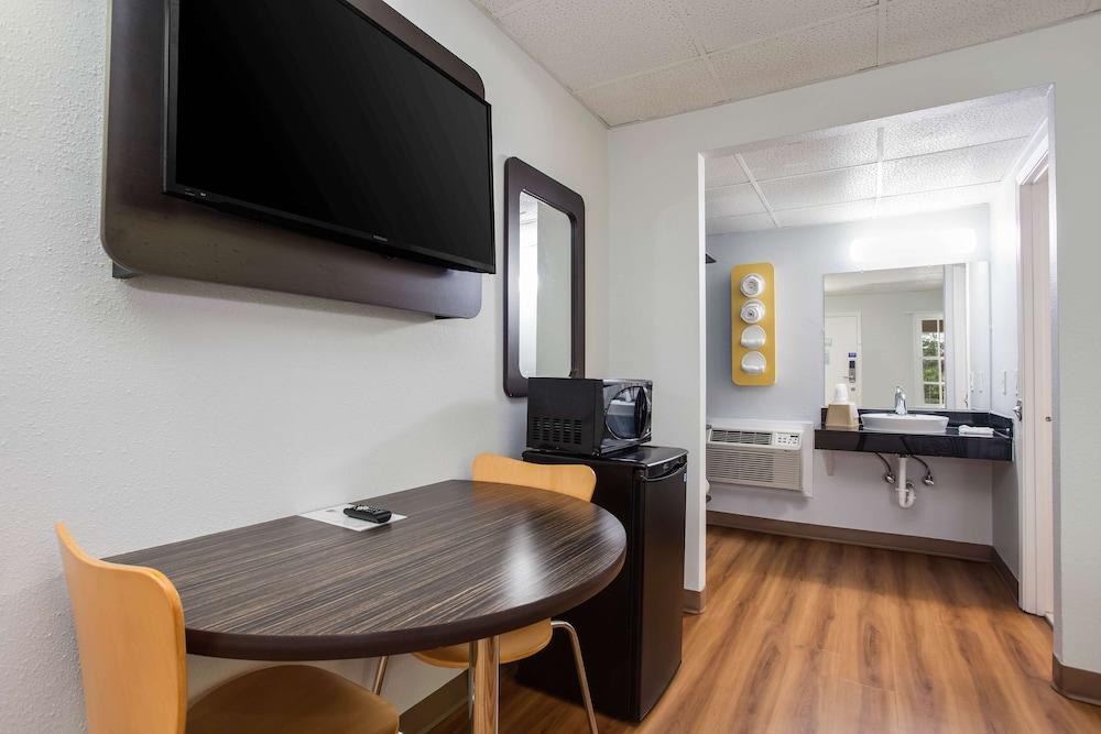 Motel 6 Walterboro, SC photo 15