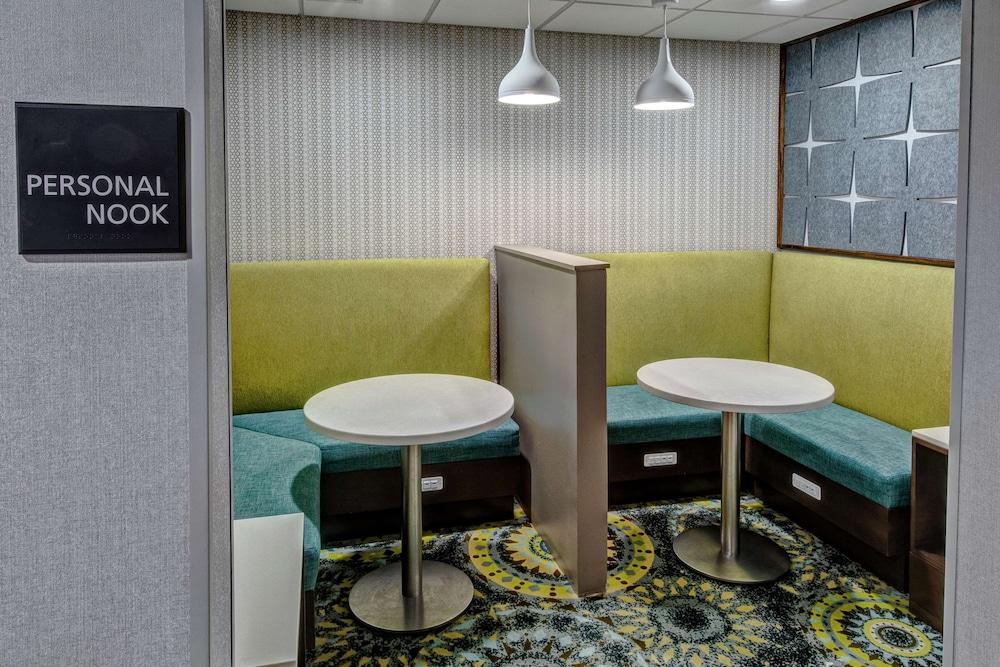 Hampton Inn Latrobe photo 33