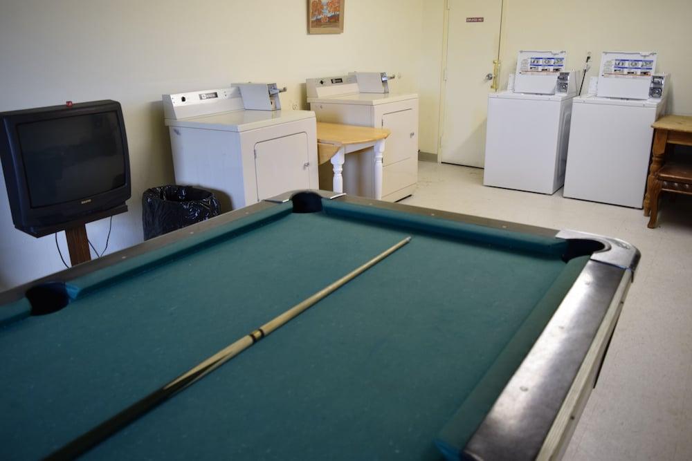 Travelers Inn & Suites photo 13