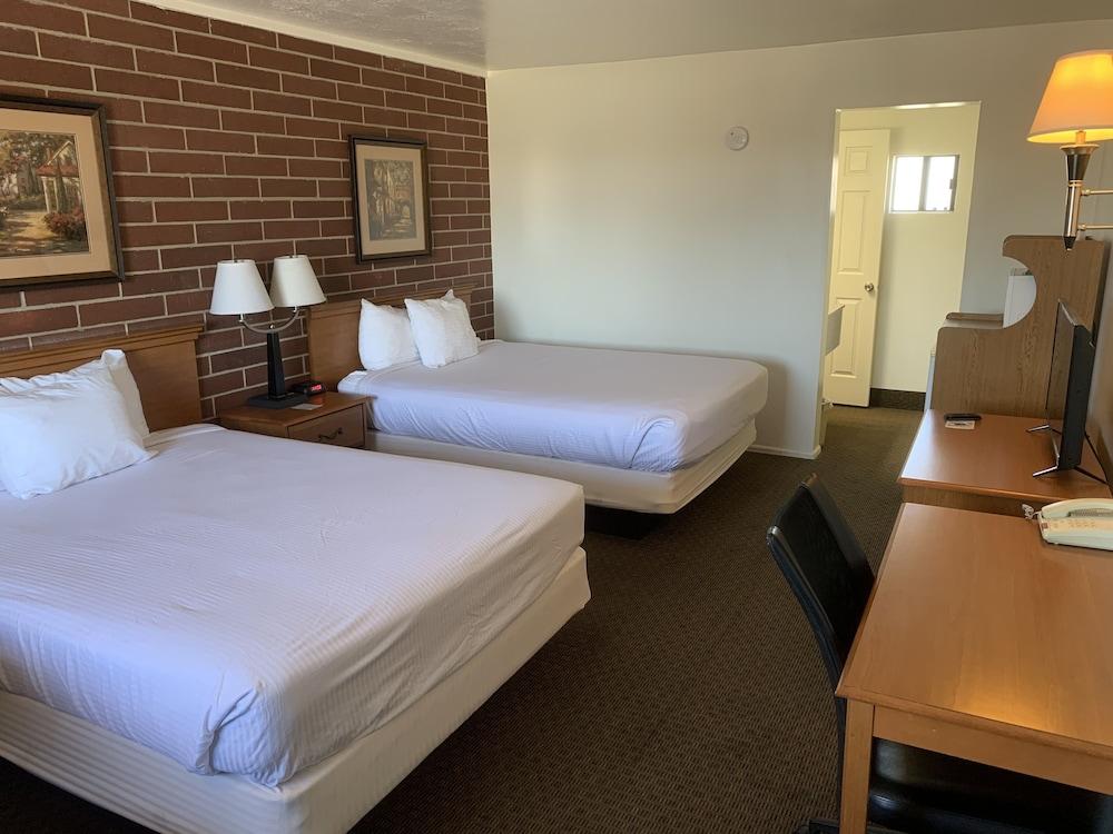 Days Inn by Wyndham Lake Point photo 19