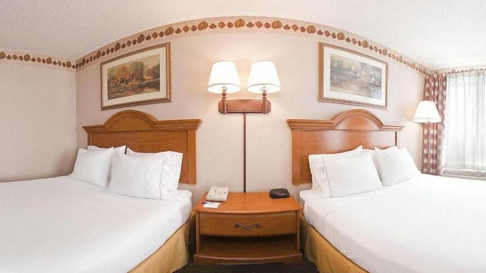 Holiday Inn Express & Suites Winner by IHG photo 16