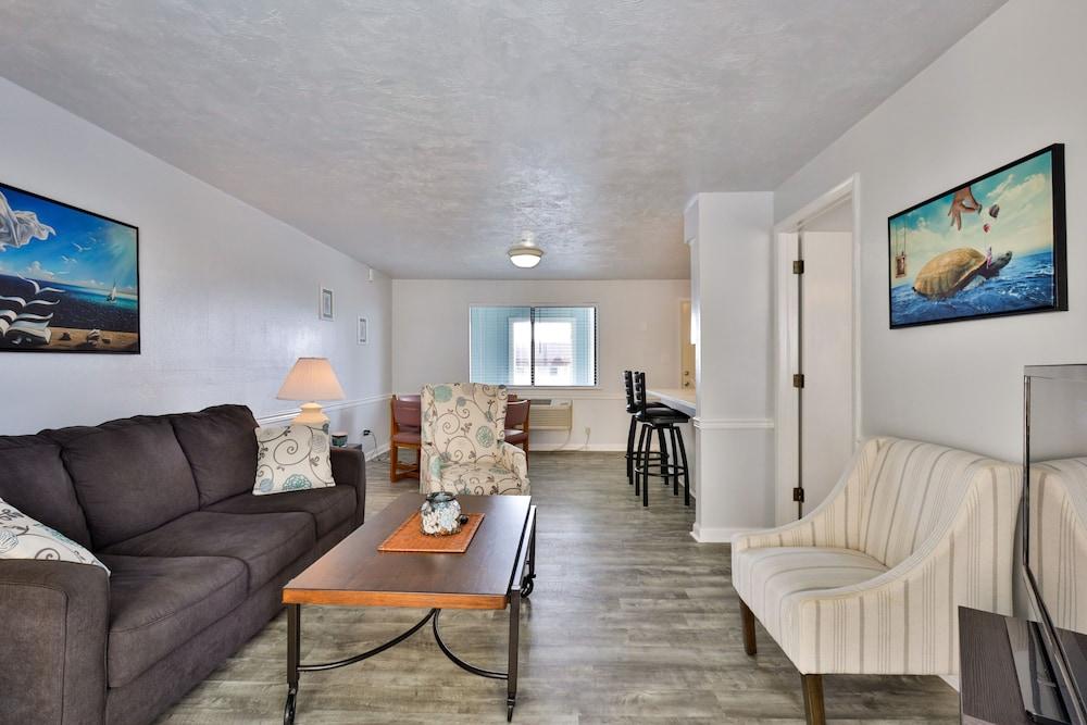 Coastal Waters Inn photo 99
