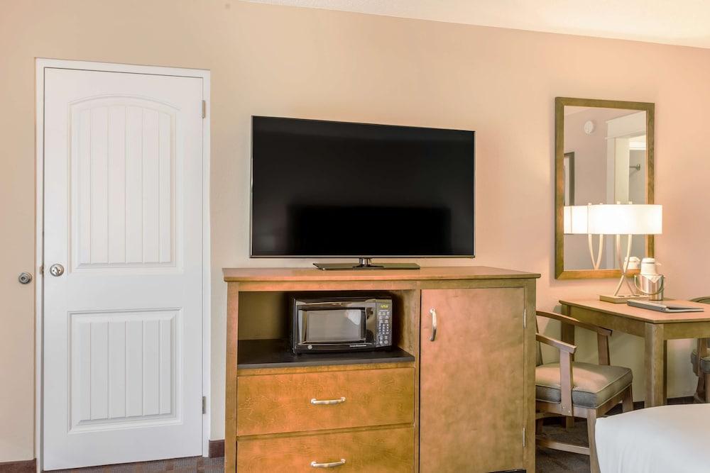Red Lion Inn & Suites Branson photo 9