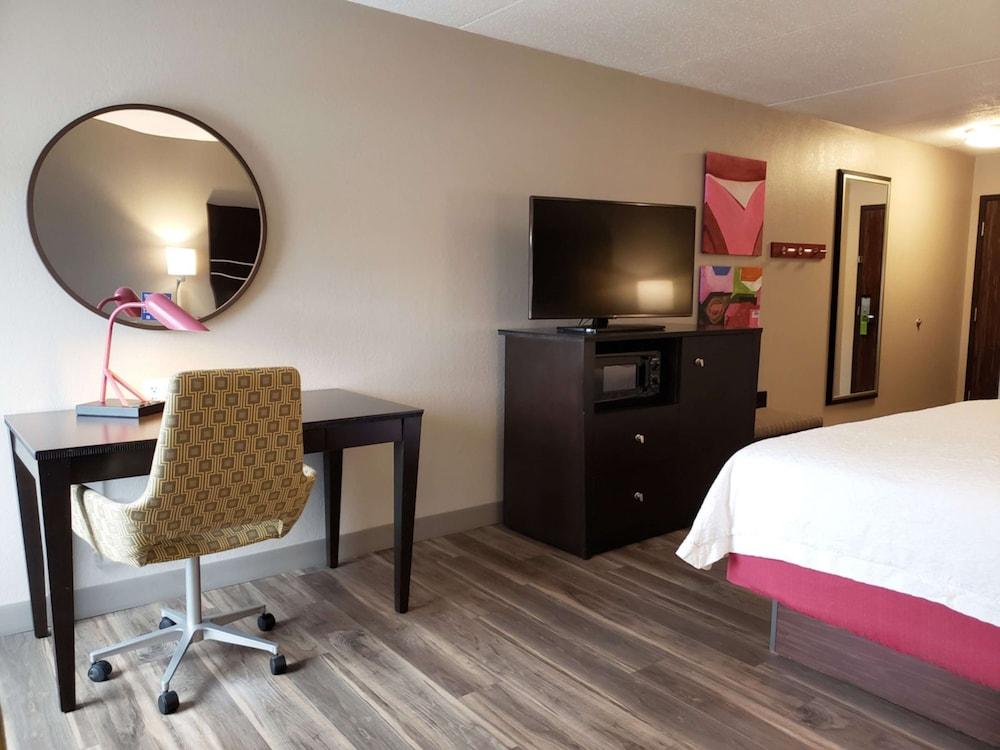 Hampton Inn Johnstown photo 24