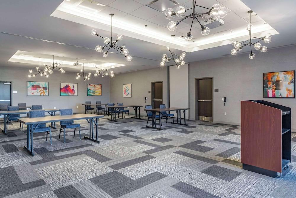 Cambria Hotel Manchester South Windsor photo 41