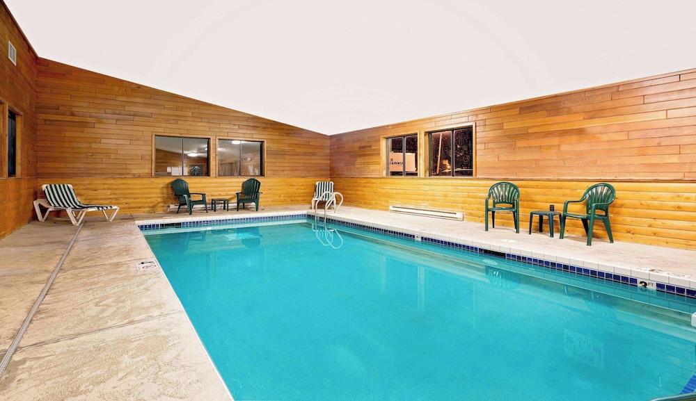 Super 8 by Wyndham Ashland photo 53