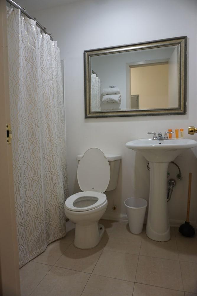 Kings Hotel Inc photo 10