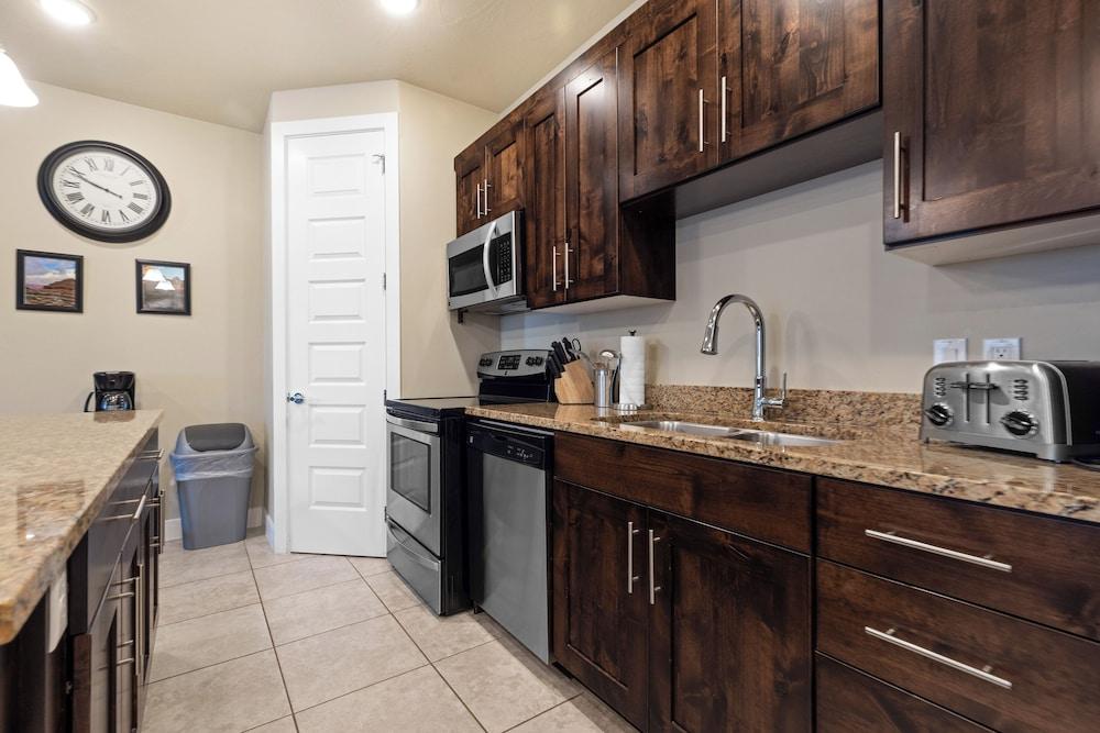 Vacation Rentals at Sand Hollow Resort photo 17