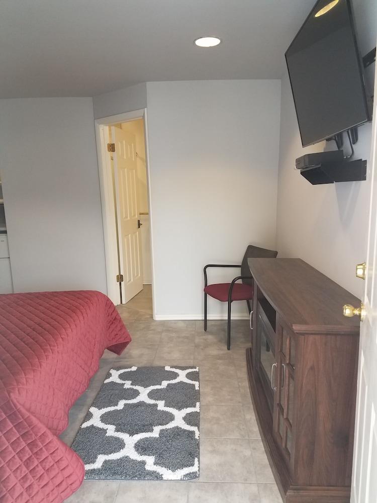 Riverside Motel photo 37