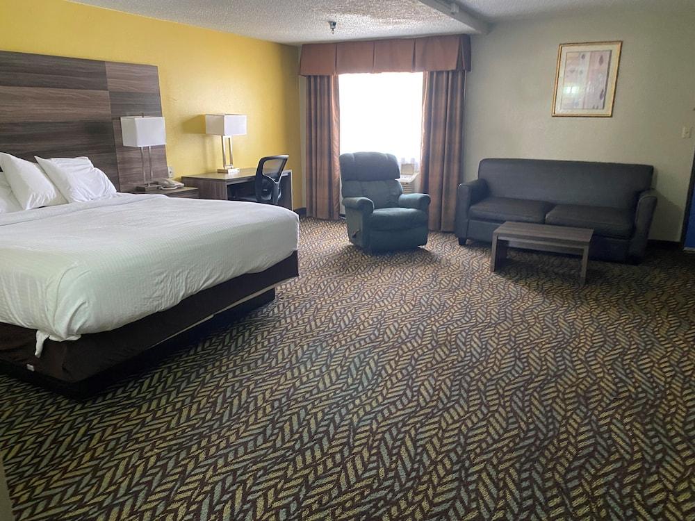 Baymont by Wyndham Oklahoma City Airport photo 10
