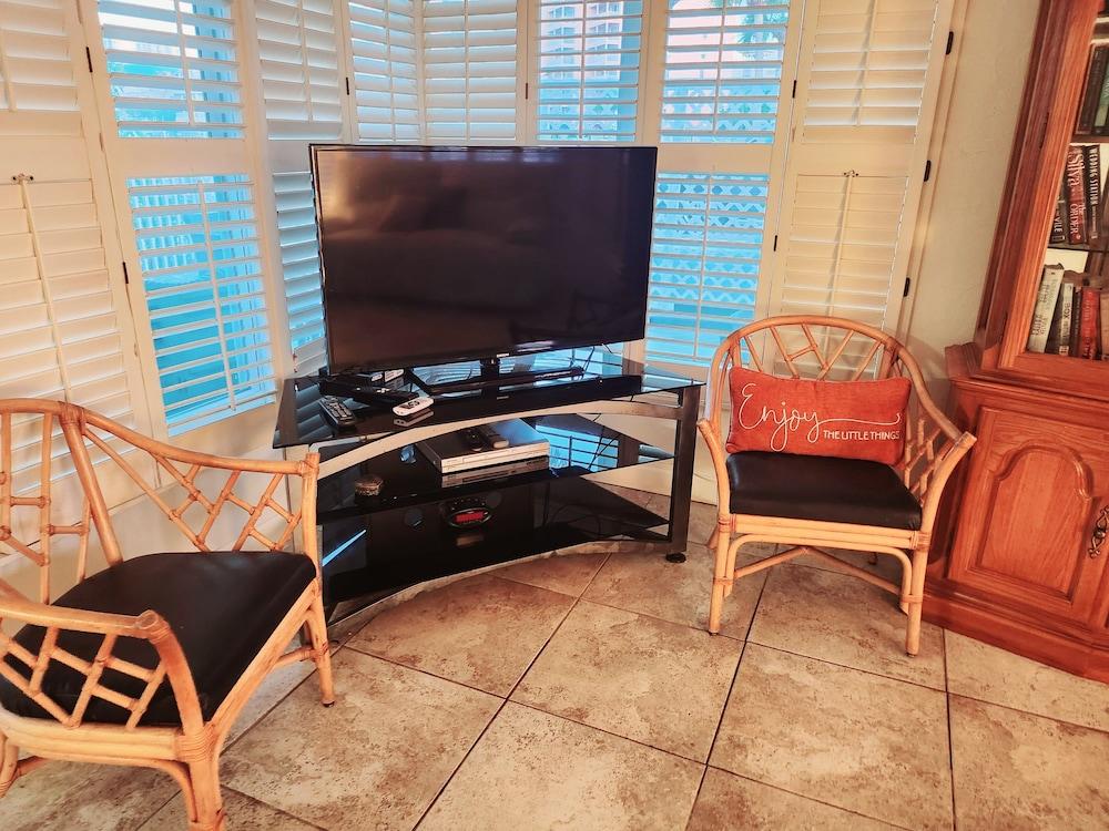 Silver Sands Motel photo 48