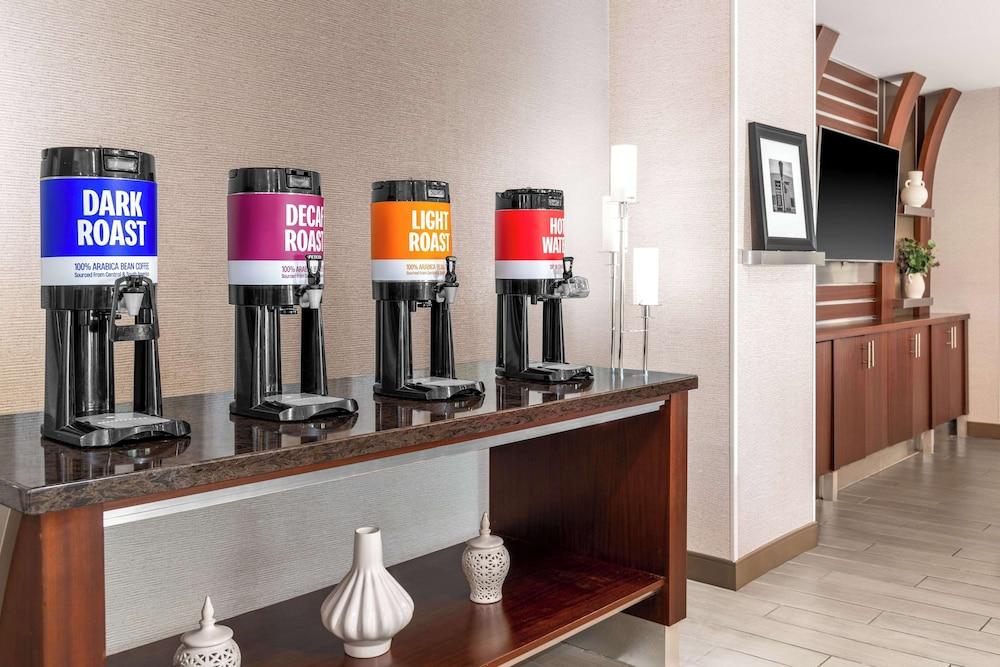 Hampton Inn & Suites Sacramento-Cal Expo photo 41