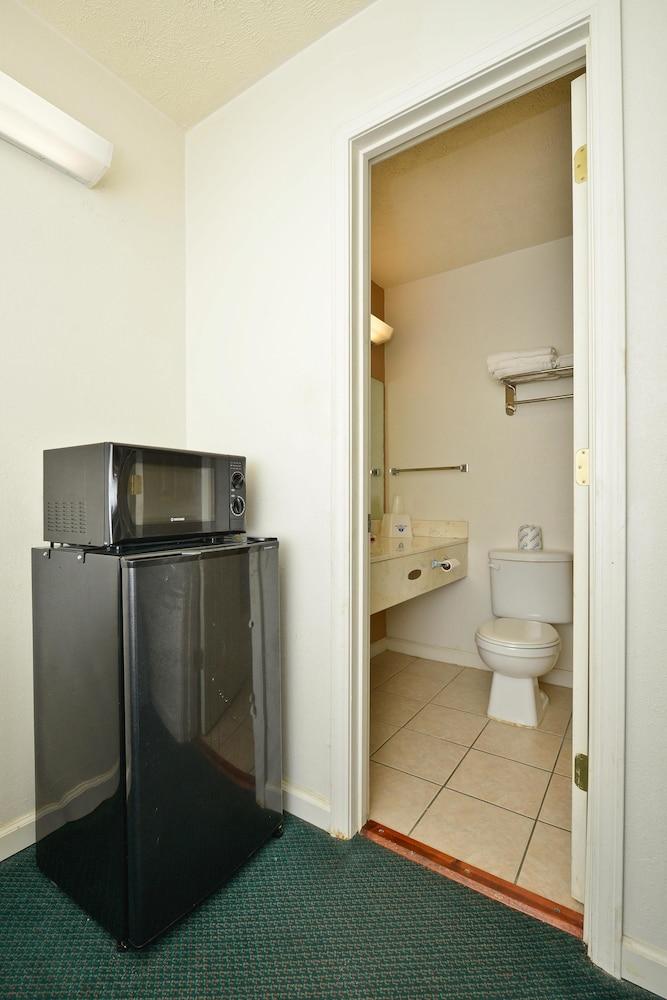 Americas Best Value Inn Marion, IL photo 20