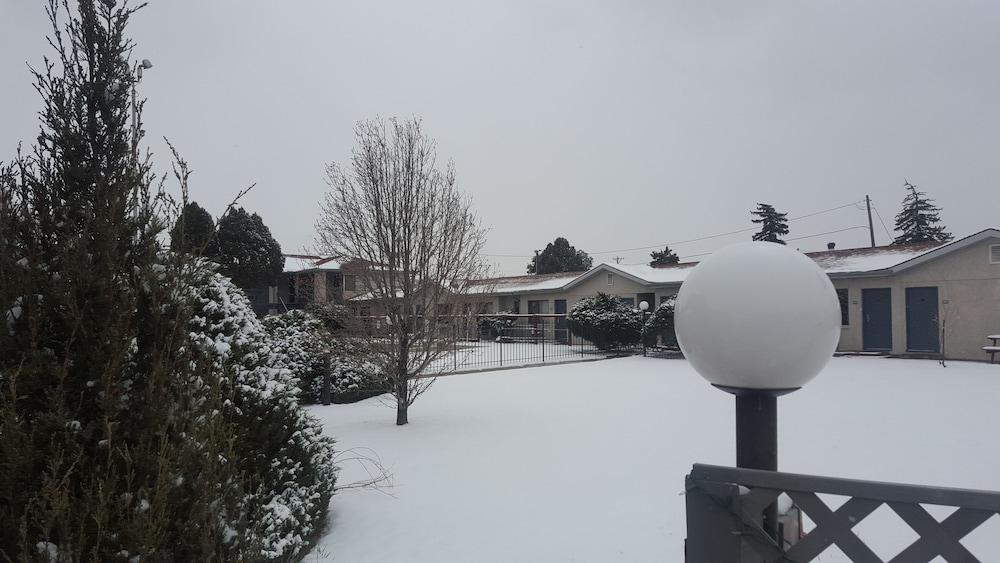 Rodeway Inn & Suites photo 3