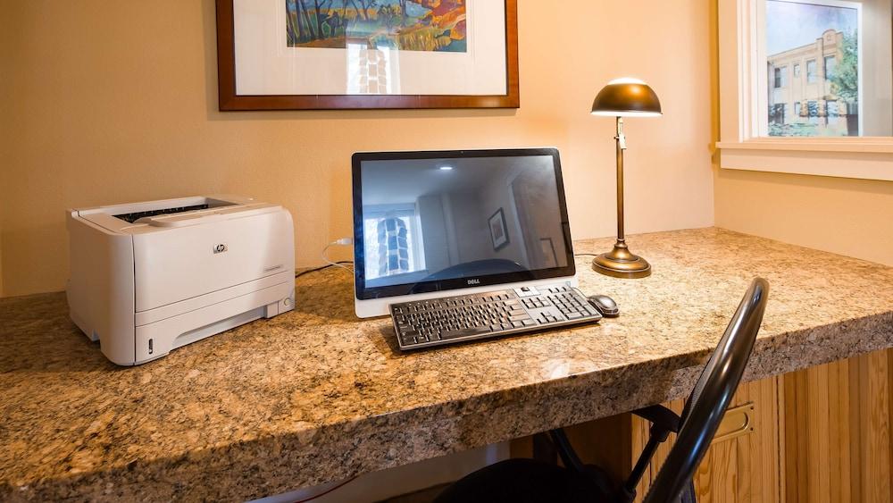 Best Western Plus Plaza Hotel photo 23