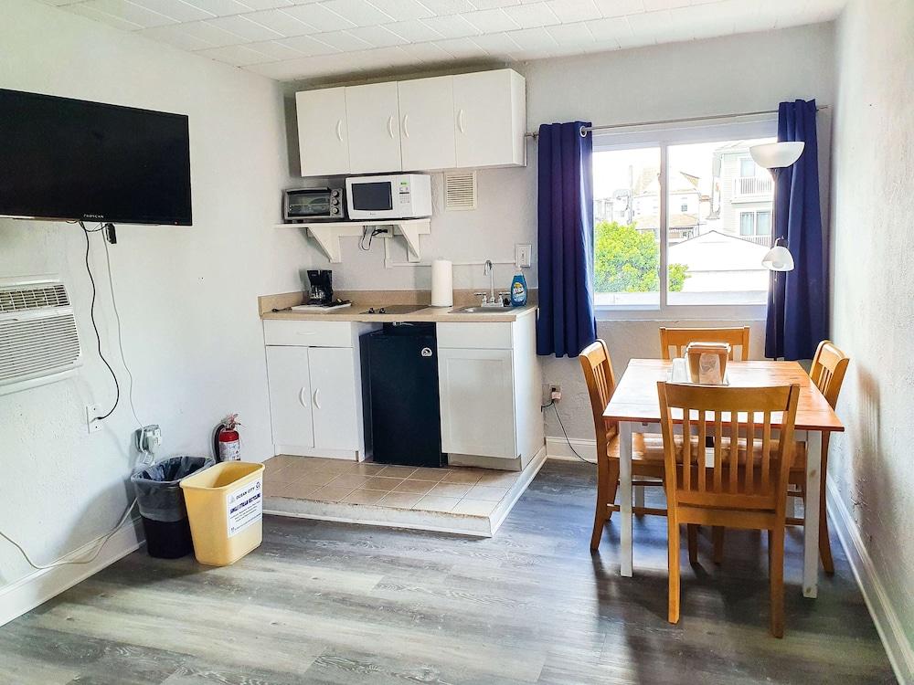 The Coral Sands Motel photo 27