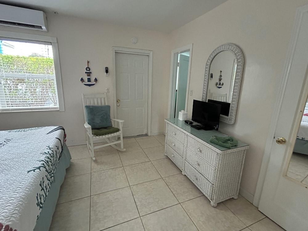 Bahama Beach Club Pompano photo 14
