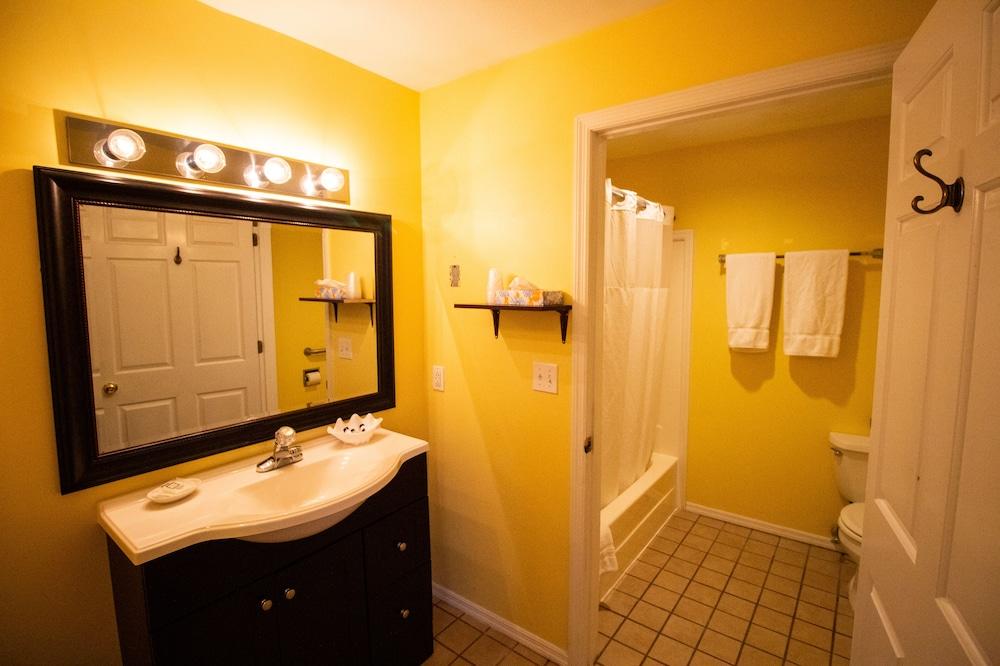 Delamater Inn photo 52