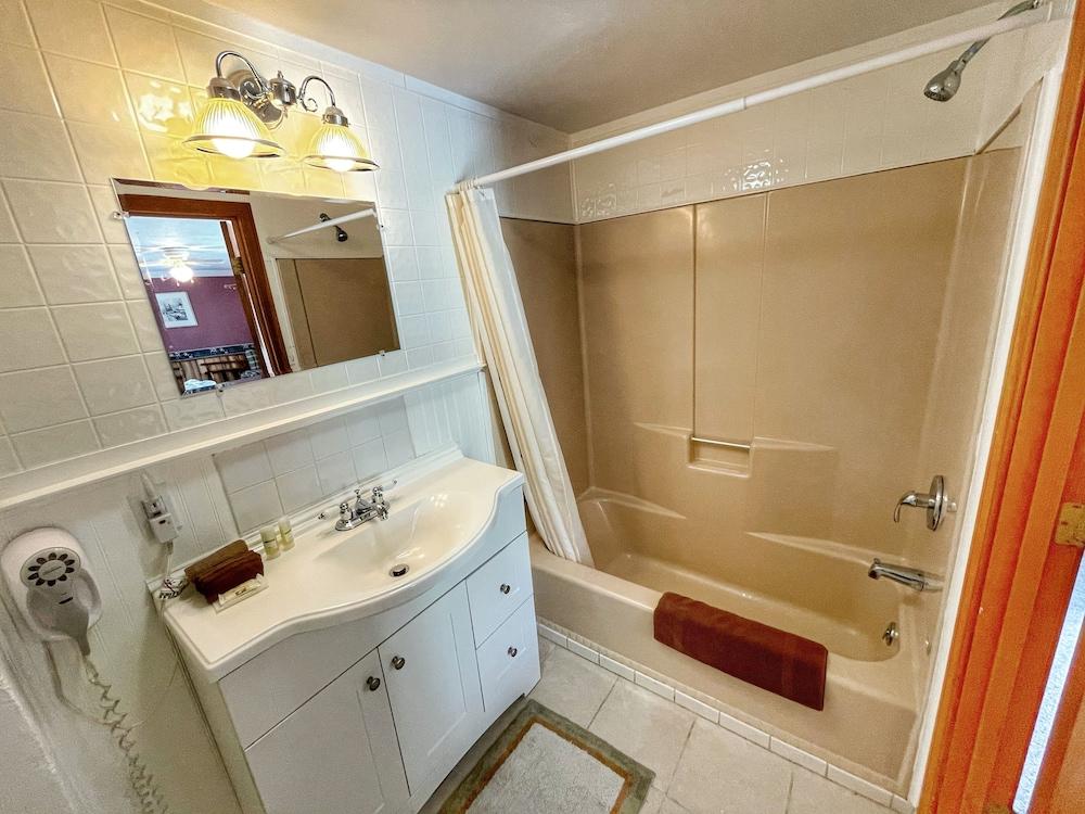 Open Hearth Inn photo 87