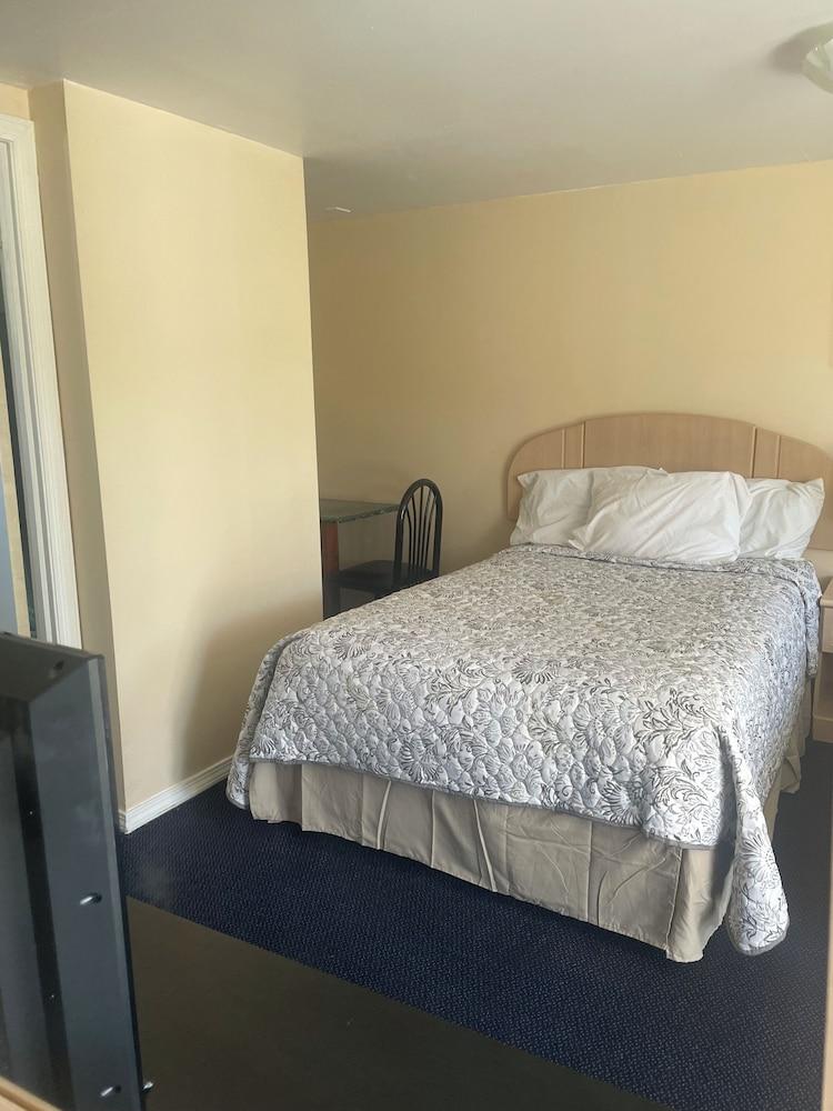 Lamplighter Motel - Clinton, Connecticut photo 13