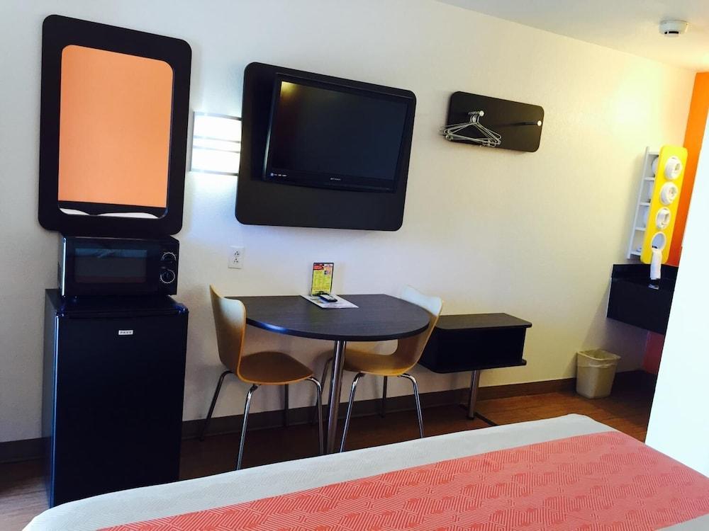 Motel 6 Amarillo, TX - West photo 6