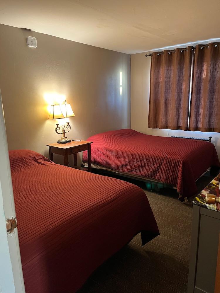Burge Hotel photo 3