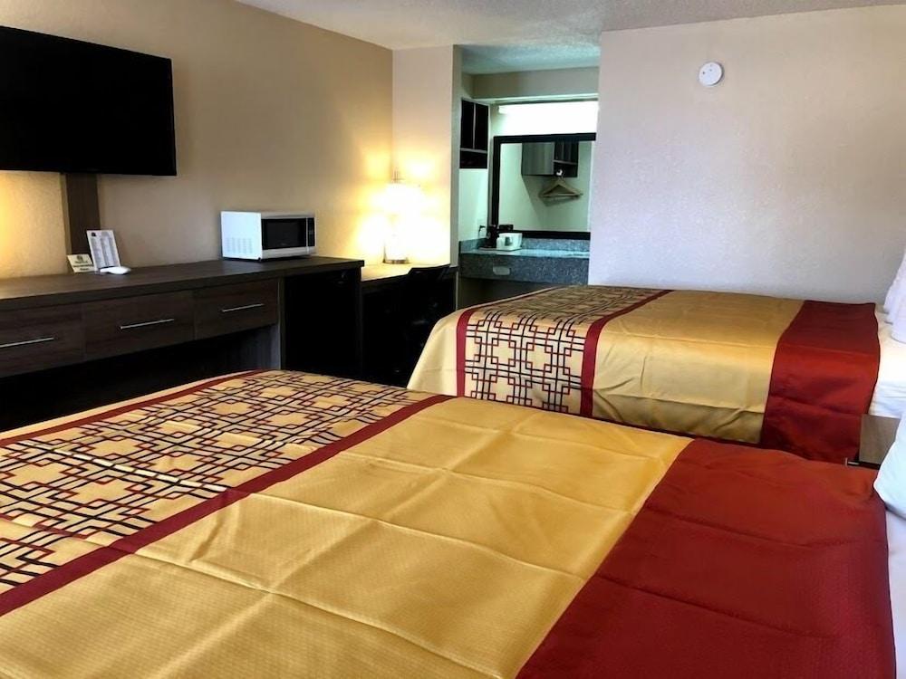Legacy Inn Sumner photo 33