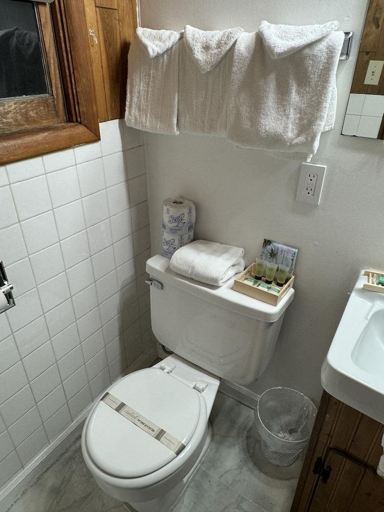 Kootenai Valley Motel photo 57
