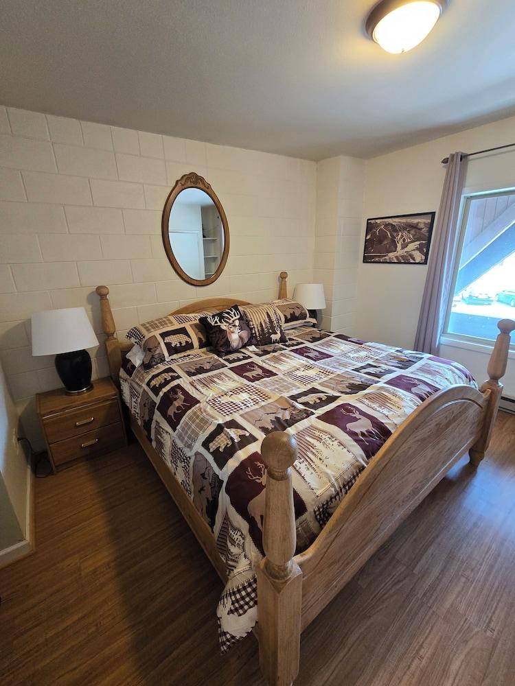 Chateau Rouge Condominiums photo 28