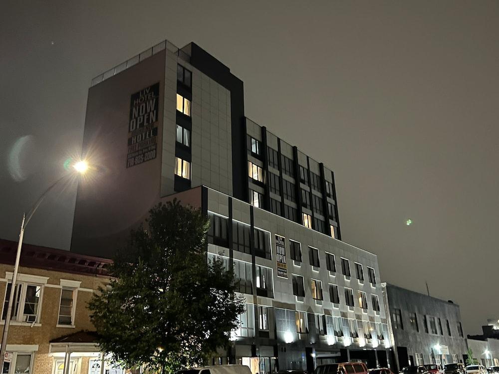 LIV Hotel Bronx - Newly Built photo 11